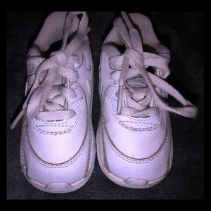 White Nike low top toddler US 4C